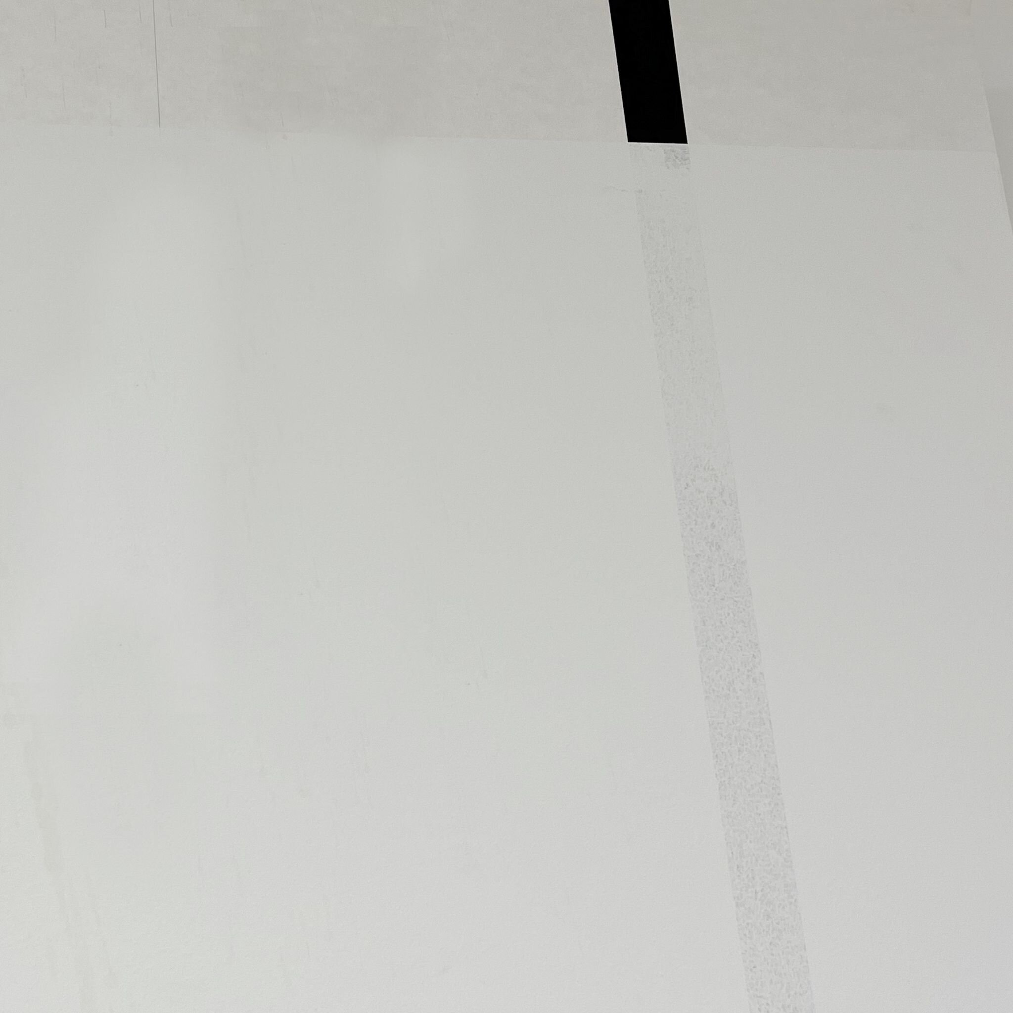 Visualisierung vom testen der Deckkraft von Wandfarbe